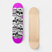 Paarse verfspatten schedels zwart skateboard deck (Voorkant)