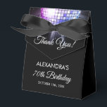 Paarse Verjaardagsfeestje 70's Disco Ball Dank je Bedankdoosjes<br><div class="desc">Verhoog je 70ste verjaardagsviering met onze Paarse 70ste verjaardagsfeestje 70's Disco Ball Favor Box. Deze gunst box legt de essentie van het disco-tijdperk vast, waardoor het de perfecte keuze is voor een discothema bash of een evenement waar je een vleugje magie uit de jaren '70 wilt doordrenken. In een oogverblindende...</div>