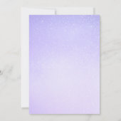 Paarse verrassingsverjaardagsuitnodiging glittersc kaart (Achterkant)