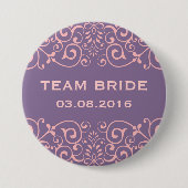 Paarse Victoriaans Floral Swirl Team Bride Button (Voorkant)