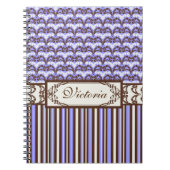 Paarse  Victoriaans Wilde West Elegant Damask Notitieboek (Voorkant)