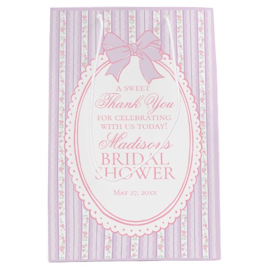 Paarse Vintage Fancy Bloemige Bruidsfeestcadeaus Medium Cadeauzakje (Voorkant)