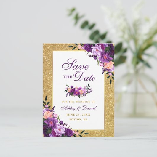 Paarse Violet Floral Gold Glitter Save the Date Aankondigingskaart (Staand voorkant)