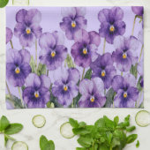 Paarse viooltjes op lavendel handdoek met naam (Gevouwen)