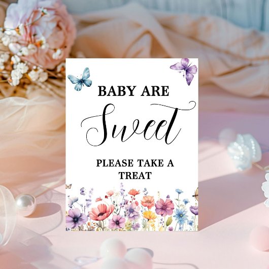 Paarse vlinder baby zijn lief baby shower gunst reclamebord met voetstuk