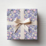 Paarse vlinder cadeaupapier<br><div class="desc">Voeg een speciaal tintje toe aan uw geschenken met ons inpakpapier,  met een grillig patroon van pastelbloemblaadjes en vlinders op een donker paarse achtergrond. Dit prachtige inpakpapier is perfect voor het coördineren van geschenken die er net zo charmant en attent uitzien als de viering.</div>