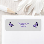 Paarse vlinder op zilveren achtergrond Label (Insitu)