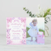 Paarse vlinder verjaardagsuitnodiging met foto kaart (Staand voorkant)
