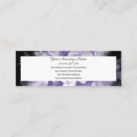 Paarse vlinders en bloemen op zwart mini visitekaartje (Achterkant)