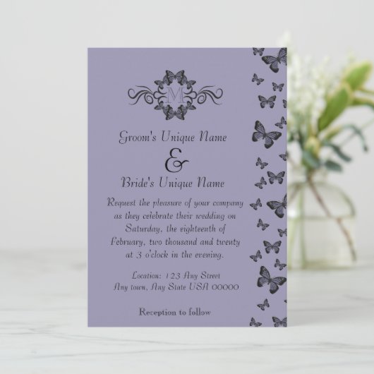 Paarse Vlinders Monogram Bruiloft Kaart (Staand voorkant)