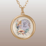 Paarse voeg initiaal floral toe goud vergulden ketting<br><div class="desc">Versier jezelf met dit charmante Zazzle-ketting, met een delicaat bloemontwerp. Personaliseer het met uw initiaal in het paars om het uniek van u te maken! Perfect voor elke gelegenheid, dit ketting voegt een vleugje elegantie en een pop kleur aan uw outfit. Het is een mooie manier om je individualiteit te...</div>
