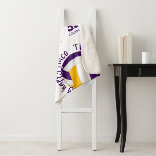 paarse volleybalrechtbank gelukkig plaats sherpa deken (In situ)