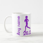 Paarse Vrouw Marathon Runner Mok 26,2 mijl (Links)