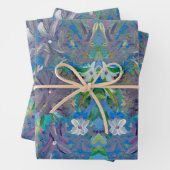 Paarse Waas Bloemige Cadeaupapier (In situ)