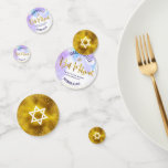 Paarse Waterverf Bat Mitzvah Gold Foil Script Confetti<br><div class="desc">Voeg wat extra stijl toe aan je favoriete feestje van Bat Mitzvah met deze aanpasbare tafelconfetti! Prachtig, modern, sprankelend gouden faux folie handgeschreven script, Star of David en kleine stippen tegen een licht paarse waterverf achtergrond aan de ene kant mix met een witte davidster over een faux gouden folie achtergrond...</div>