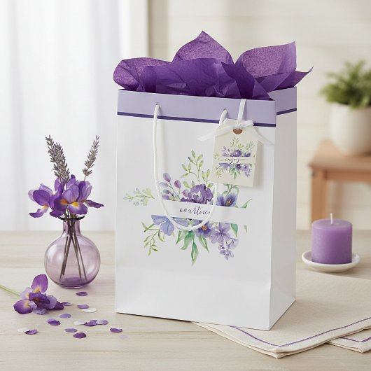 Paarse waterverf bloemen personalized medium cadeauzakje