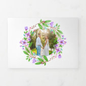 Paarse Waterverf Bloemenkrans Foto bruiloft Drieluik Uitnodiging (Cover)