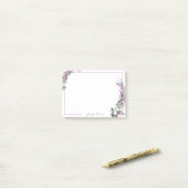 Paarse waterverf bloemstuk gepersonaliseerd post-it® notes (Op bureau)