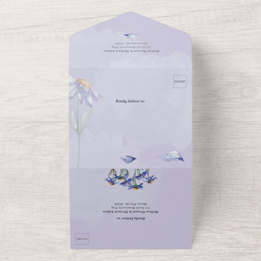 Paarse Waterverf Daisies Modern Rustic Wedding All In One Uitnodiging (Buitenkant)