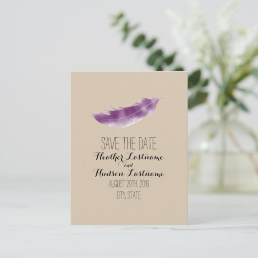 Paarse Waterverf Feather Wedding Save the Date Aankondigingskaart (Staand voorkant)