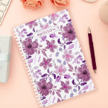 Paarse Waterverf Floral - Aangepast Planner<br><div class="desc">Creëer Een gepersonaliseerde haven voor uw plannen en dromen met deze aanpasbare planner, versierd in een boeiend waterverf bloemenontwerp. De zachte paarse tinten creëer is een serene achtergrond voor uw dagelijkse mousses, terwijl de mogelijkheid om jouw naam of initialen toe te voegen het uniek maakt voor u. Blijf georganiseerd en...</div>