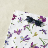 Paarse Waterverf Iris Flowers Patroon Monogram Strandlaken (In situ)