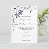 Paarse wervelingen op witte bruiloft uitnodiging (Staand voorkant)