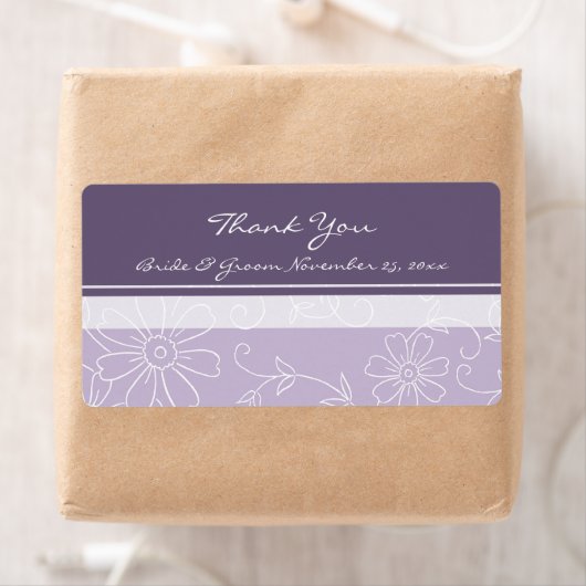 Paarse White Floral Wedding Label (Insitu)