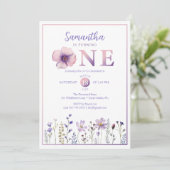 Paarse wilde bloem ze is het draaien van een uitno kaart (Staand voorkant)