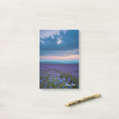 Paarse wilde bloemen post-it® notes (Op bureau)