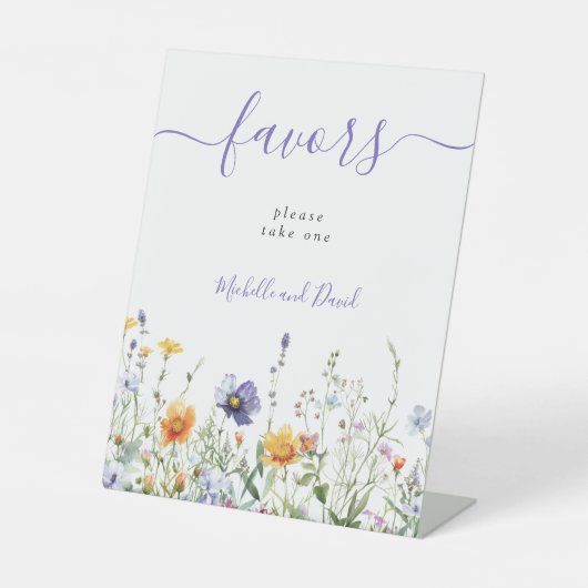 Paarse Wildflower Wedding Favors Reclamebord Met Voetstuk (Voorkant)