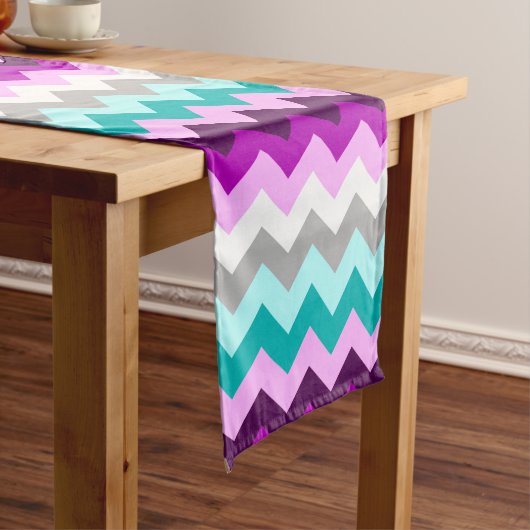Paarse Witte Blauwgroen Chevrons Grote Tafelloper (Voorbeeld)