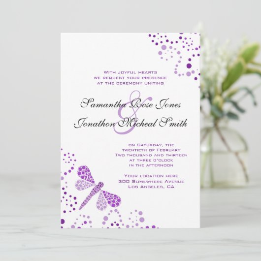 Paarse witte dragonfly Pointillism Custom Wedding Kaart (Staand voorkant)