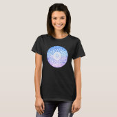 Paarse, witte en blauwe ruimte bloemenmandala t-shirt (Voorkant volledig)