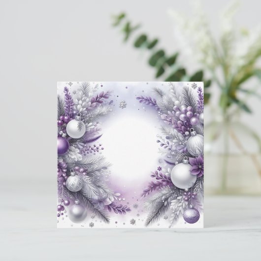 Paarse, witte en zilveren kerstversiering feestdagenkaart (Staand voorkant)
