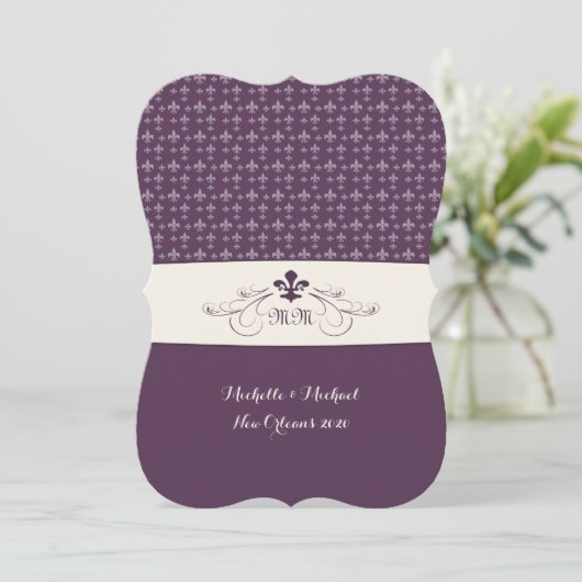 Paarse Witte Fleur de Lis Wedding Kaart (Staand voorkant)