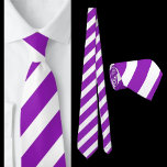 Paarse witte gestreepte patroon stropdas<br><div class="desc">Paarse Wit Gestreepte Patroon stropdas.</div>
