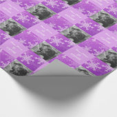 Paarse witte sneeuwpop minimalistische foto kerst cadeaupapier (Hoek)