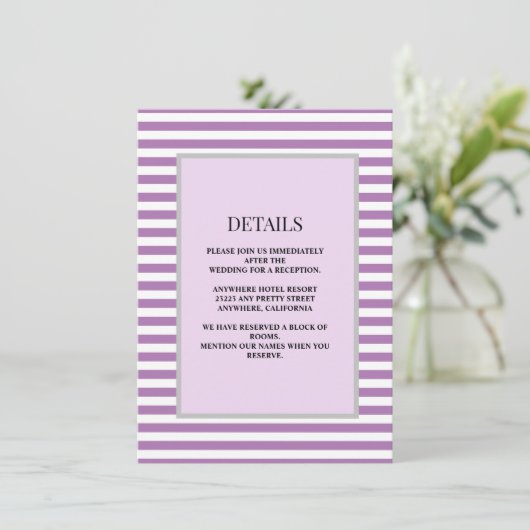 Paarse/witte strepen ingelijste bruiloft details informatiekaartje (Staand voorkant)