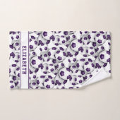 paarse witte voetbal afstuderen gepersonaliseerd bad handdoek (Handdoek)