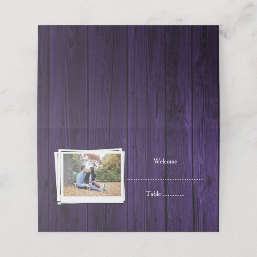 Paarse Wooden Photo Reception Place Card Plaatskaartje (Buitenkant ongevouwen)