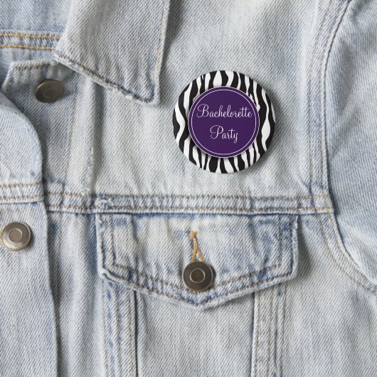Paarse Zebra Print Bachelorette Party Button (In situ)