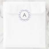 Paarse Zig Zag Chevron Patroon Monogram Ronde Sticker (Tas)