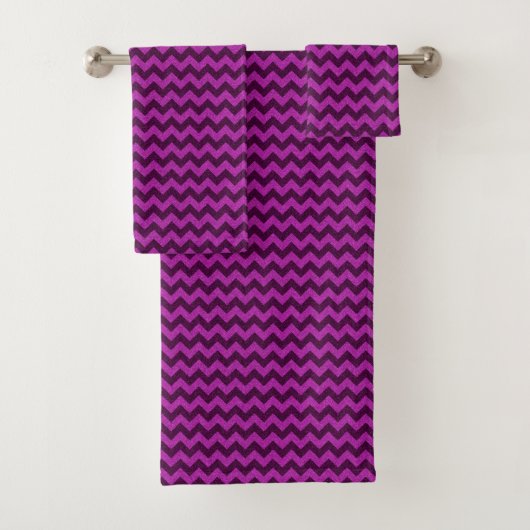 Paarse Zig Zag Glitter Bad Handdoek (Insitu)