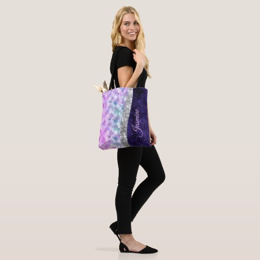 Paarse zilverappelmolen tote bag (Op model)