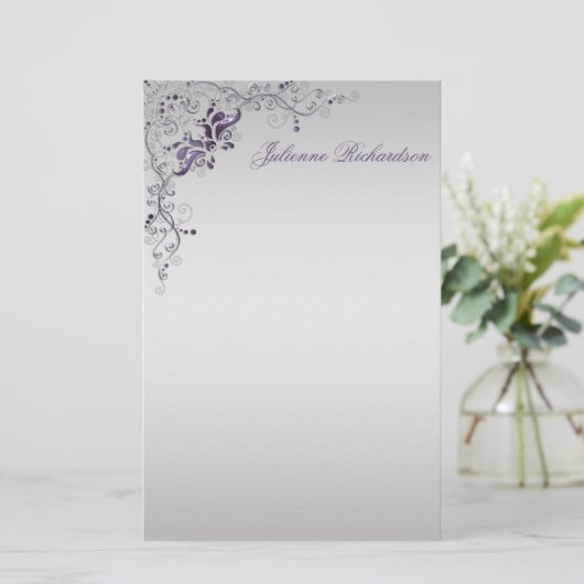  Paarse zilveren bloemwervelingen briefpapier (Staand voorkant)
