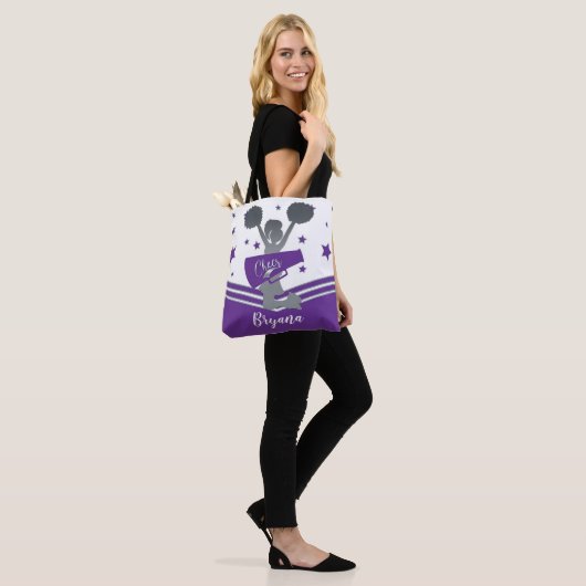 Paarse Zilveren Sterren Cheer-leading Tote Bag (Op model)