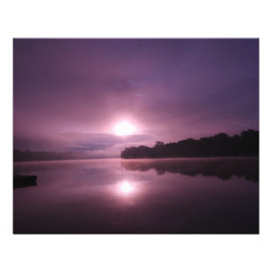 Paarse zon boven water foto afdruk
