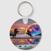 Paarse zon, eenhoorns, volle maan op het strand sleutelhanger (Achterkant)