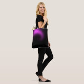 Paarse zonnestralen tote bag (Op model)